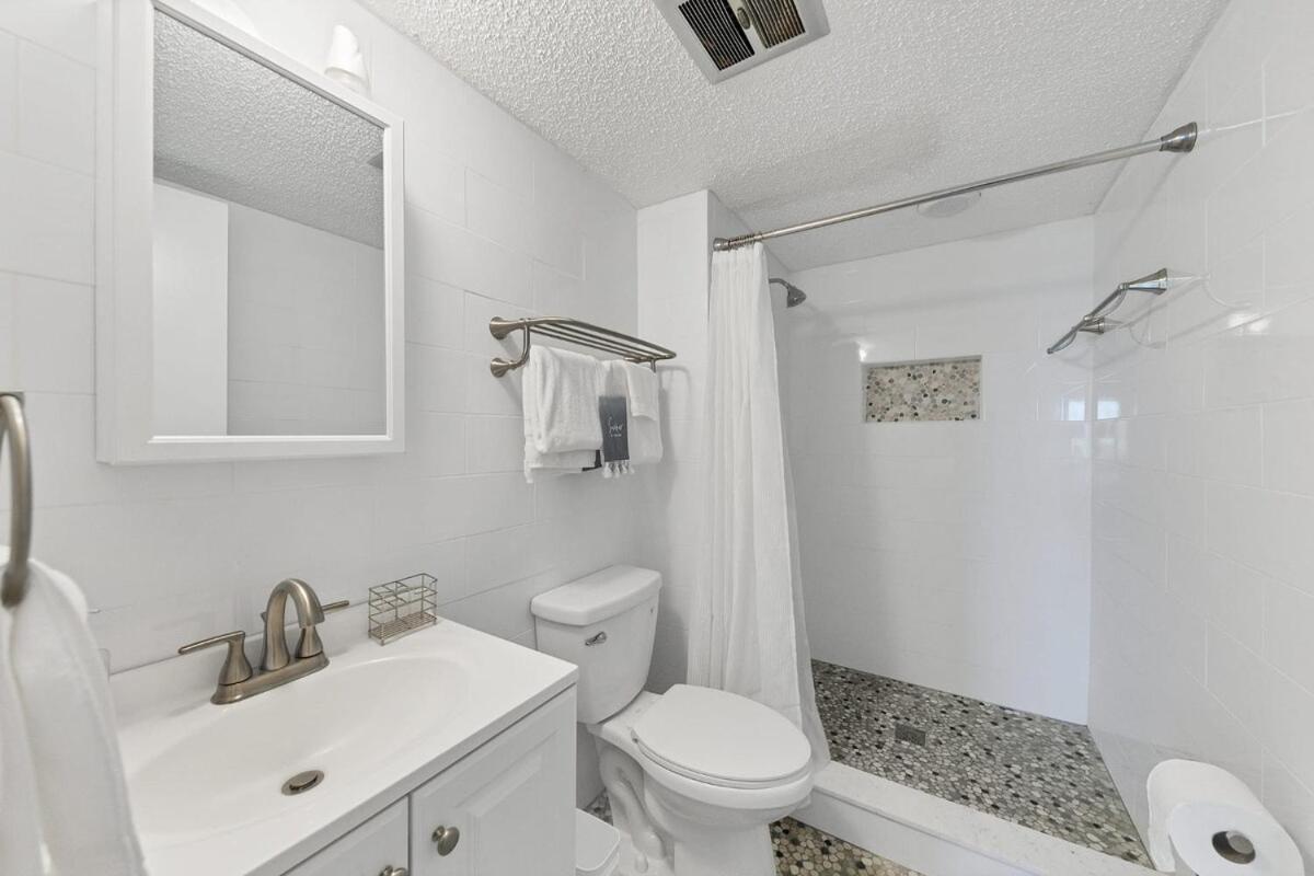 2 Bed 2 Bath Centrally Located On Siesta Key Villa Sarasota megye Kültér fotó