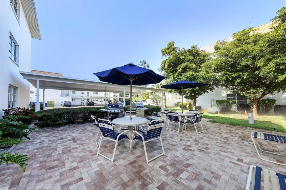 2 Bed 2 Bath Centrally Located On Siesta Key Sarasota megye Kültér fotó