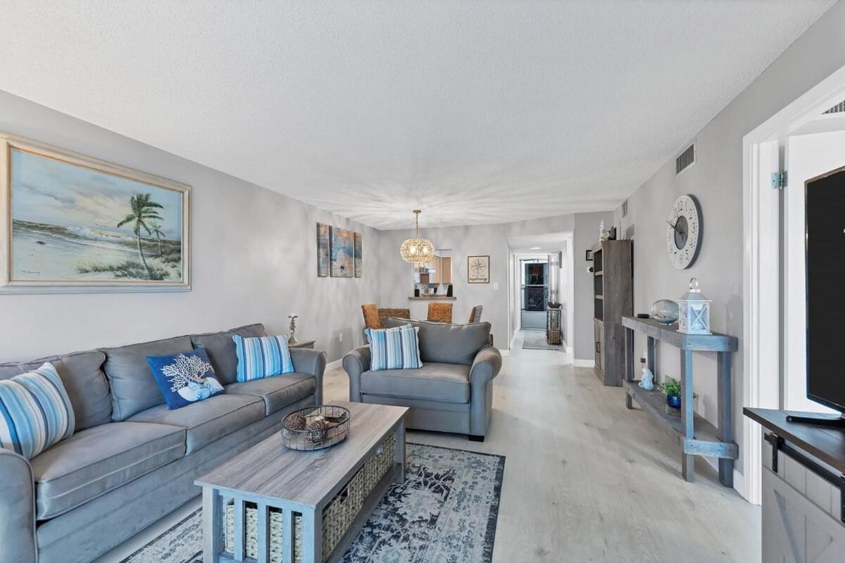 2 Bed 2 Bath Centrally Located On Siesta Key Sarasota megye Kültér fotó